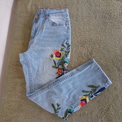 Sandpiper Jeans Women’s 4P Petite Blue Floral Embroidered Stretch Hipster Chic