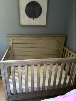 Baby wooden crib
