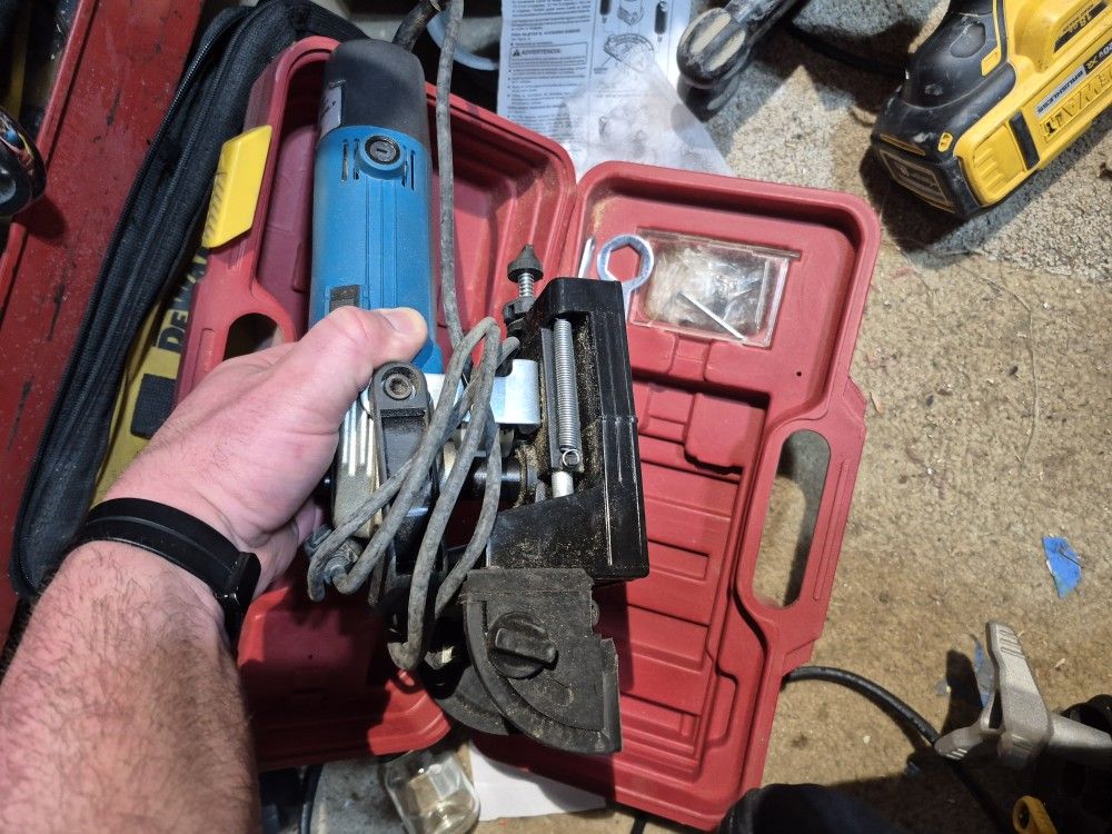 Biscuit Jointer