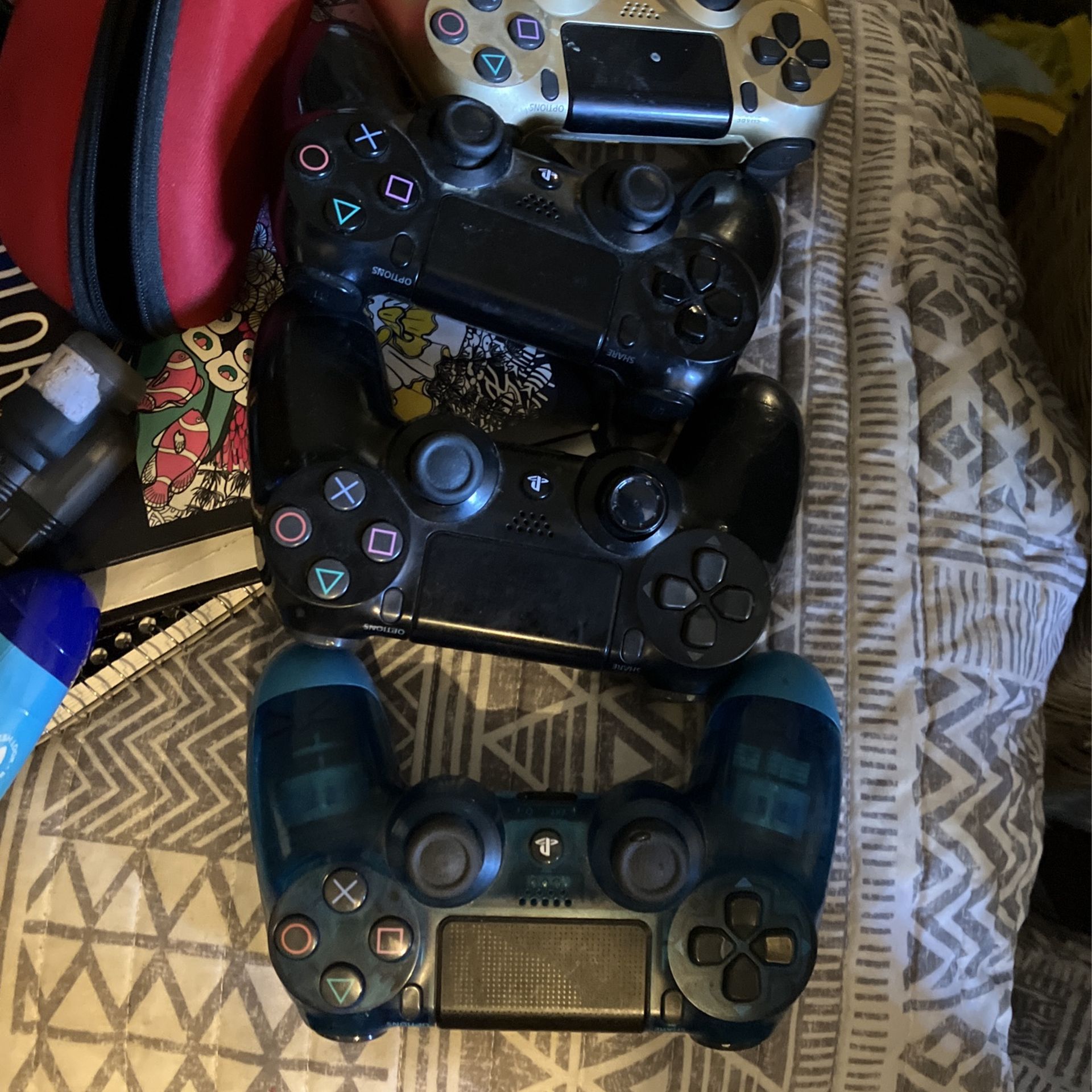 4 Ps5 Controllers