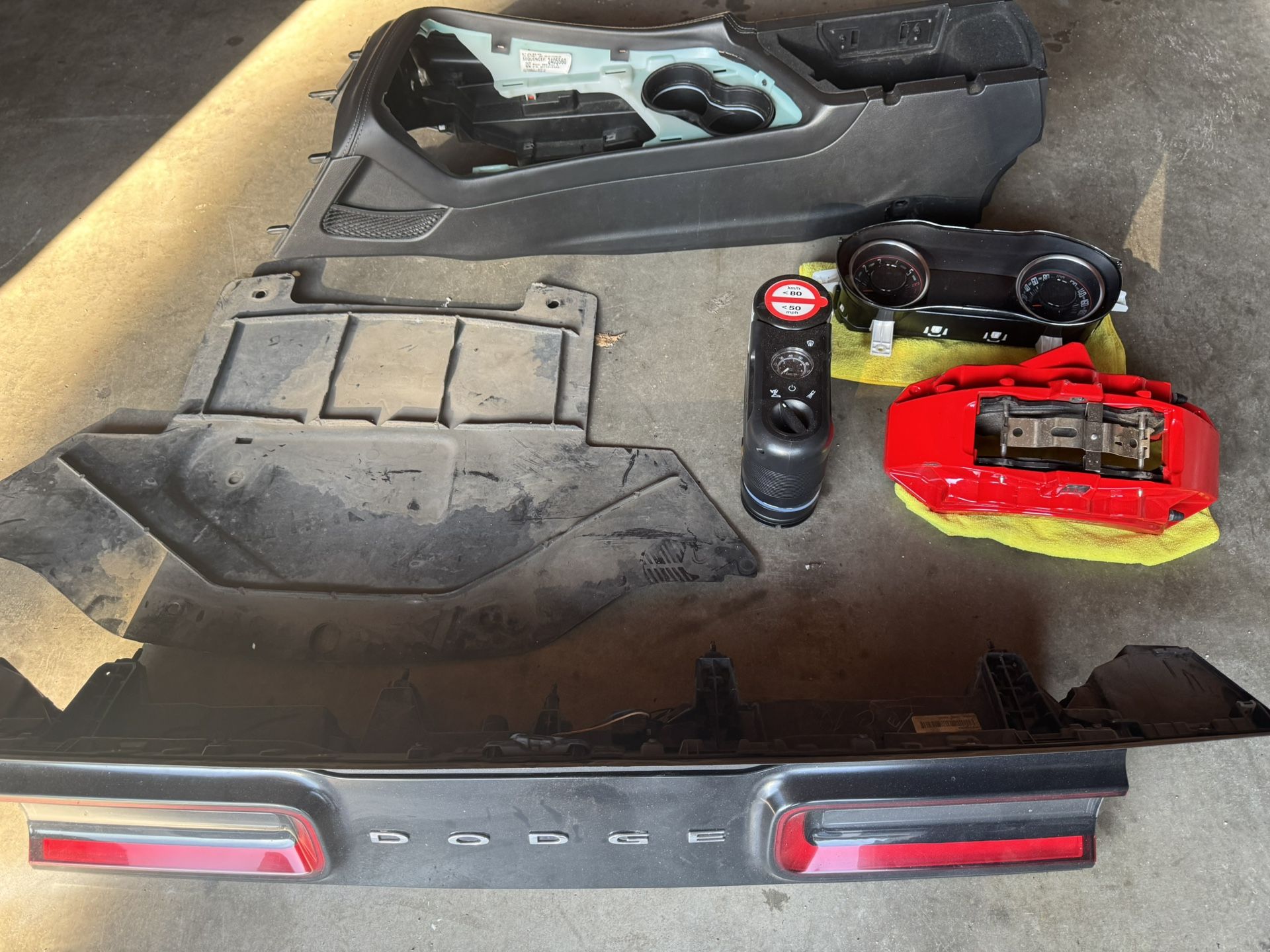 Challenger Part Out OEM Parts Brembo Brakes Taillight Speedometer Tire Service Kit Console Splash Shield 