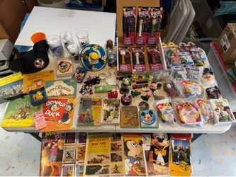 Disney Disneyland Star Wars Toy Story Lot