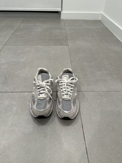 New Balance 2002R Grey / Silver