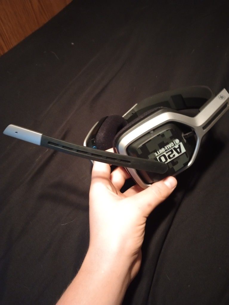 Call Of Duty Headset With 3 Games