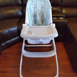 HIGH CHAIR 