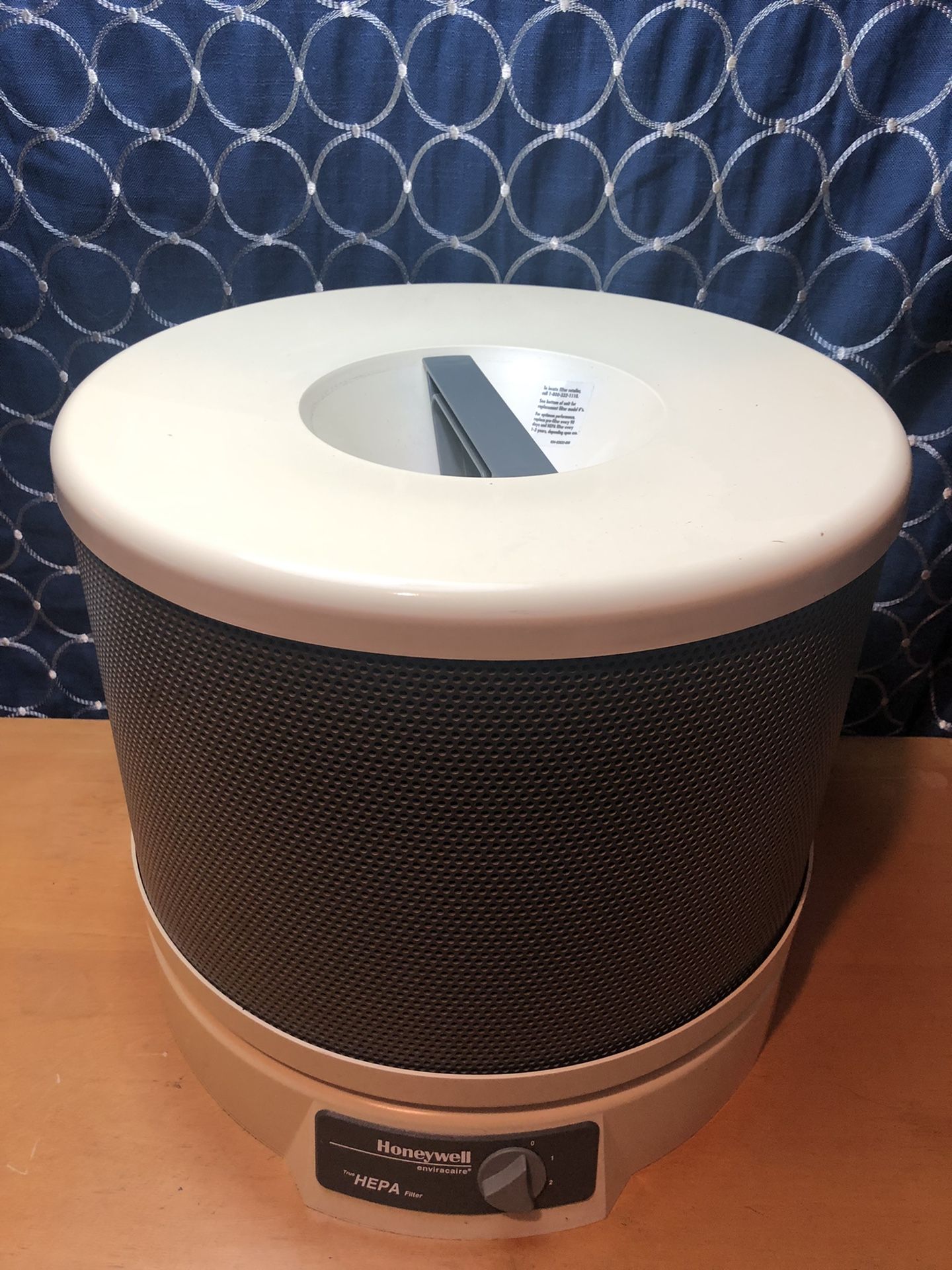 Honeywell Envirocaire Model 63500 True HEPA air cleaner purifier room