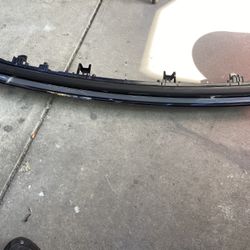 Tesla Model Y Center Headlight 2025 2026