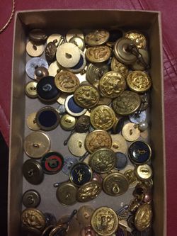 Assorted vintage military buttons