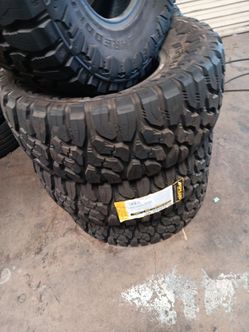 New set of tires aplus mud terrain 33 1250 15 lt