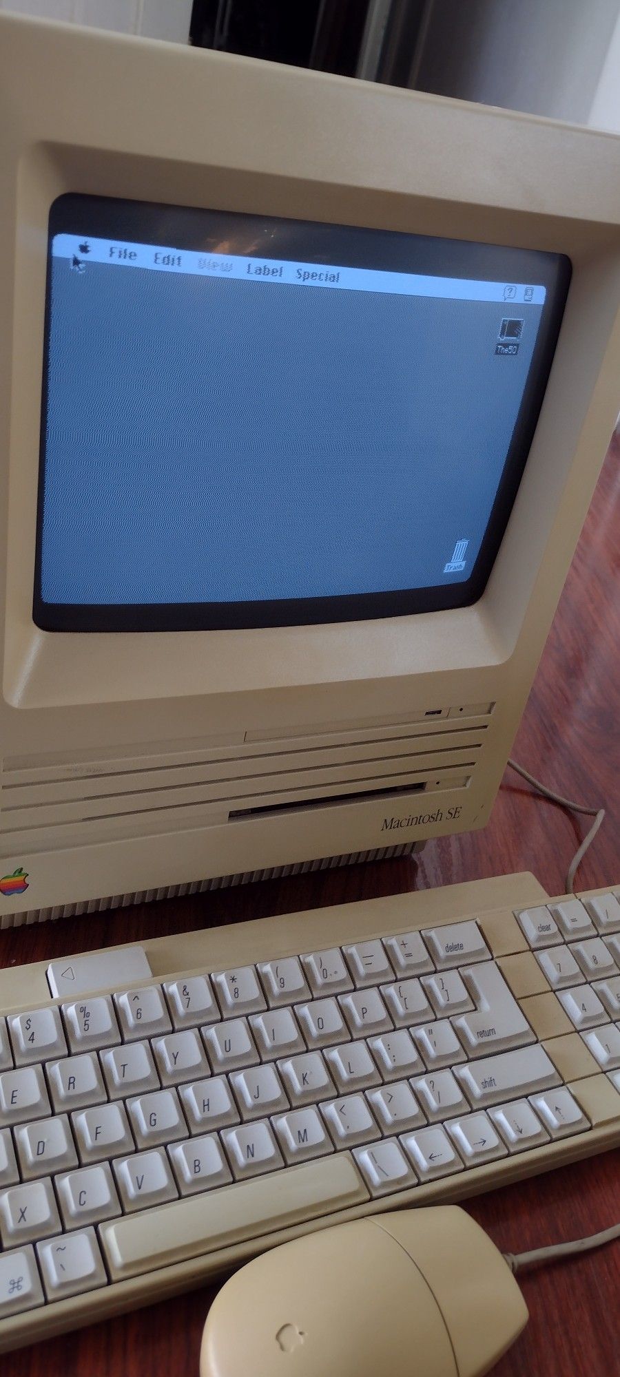 Macintosh Se Vintage Computer With Mouse And Keyboard Yes Available