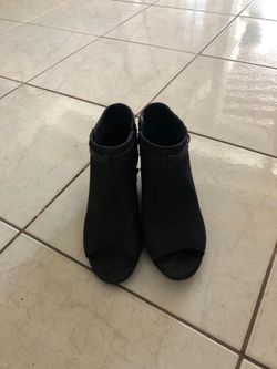 Black heel boots