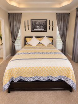 Dark Cherry Wood Bedroom Set – Bed, Dresser, Mirror & Nightstand