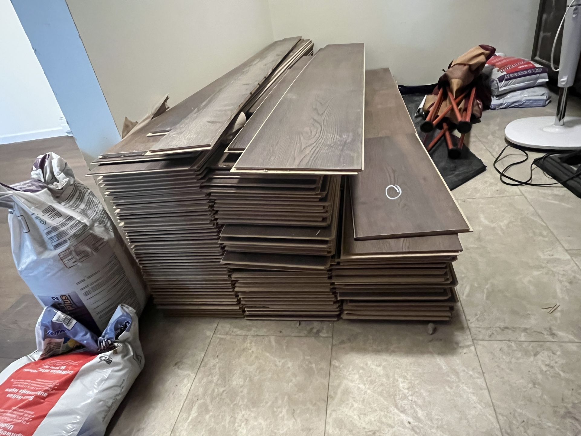 Engineered Hardwood Floor Planks