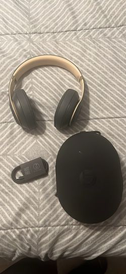 Beats Studio 3(Gray & Gold)