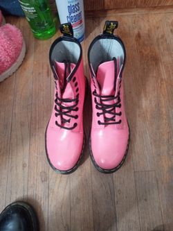 Size 6 Doc martens