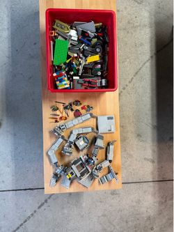 LEGO Star Wars AT-AT + LEGO Legends of Chima Cragger’s Command Ship + Large LEGO Parts Lot + Minifigures