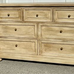 Dresser FREE DELIVERY