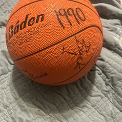 1990 Rockets Signed Basketball