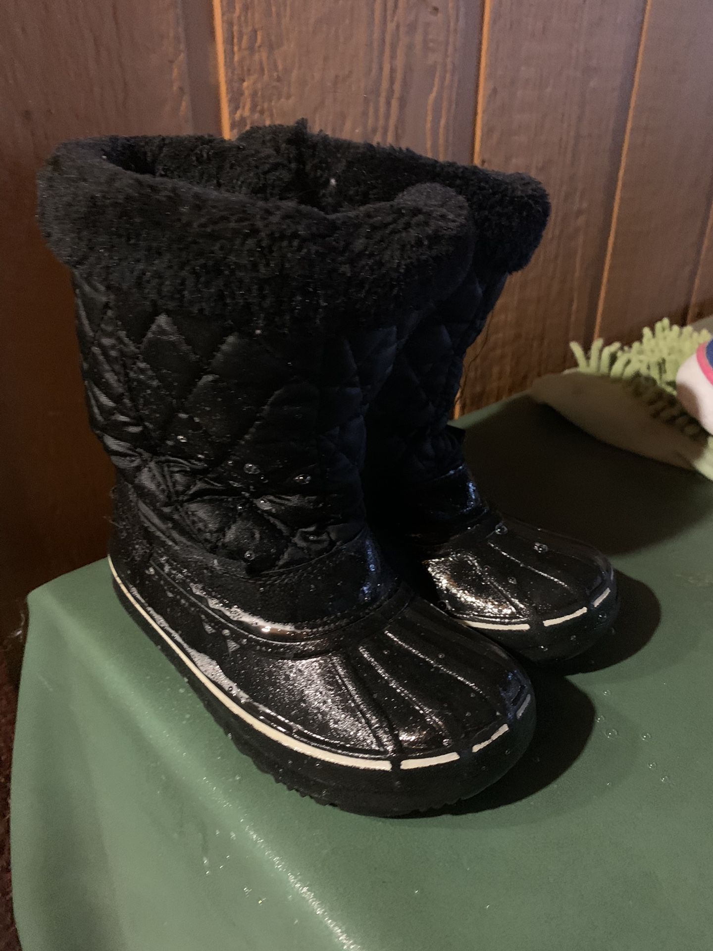 Kid’s Snow boots toddler size 11