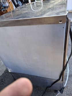 Ice maker