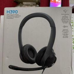 H390 Headset Lightly Used