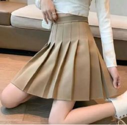 Pleated skirt