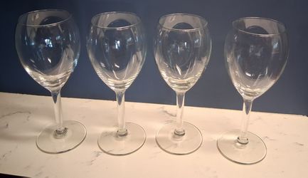 Set Of Four Libbey Wine Glasses
