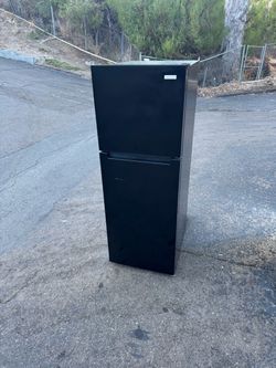 Refrigerator 10 cubic taller 2 door mini fridge freezer studio size energy star (free local delivery)