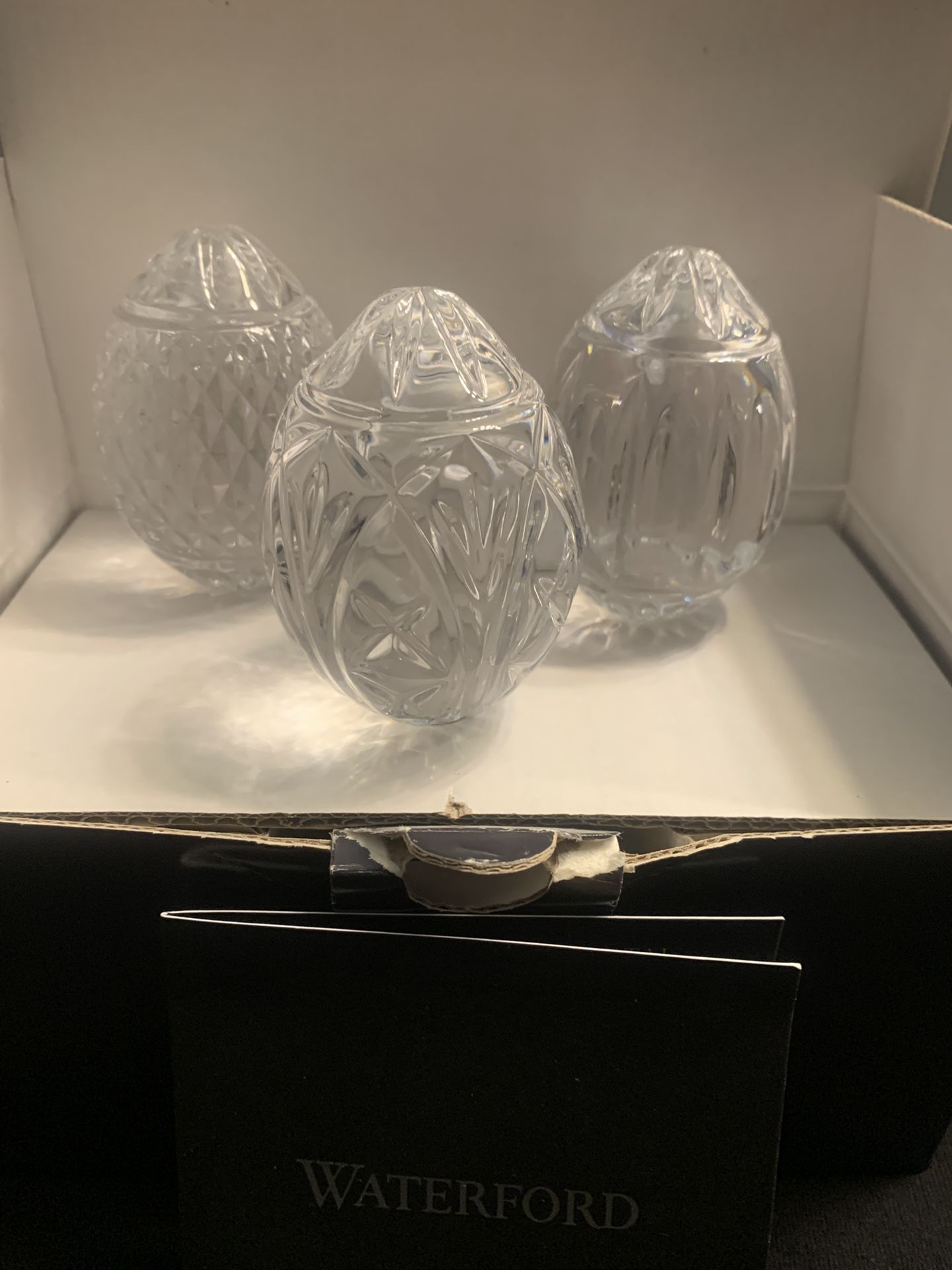 SET OF (3) WATERFORD CRYSTAL MIXED PATTERN EGGS.