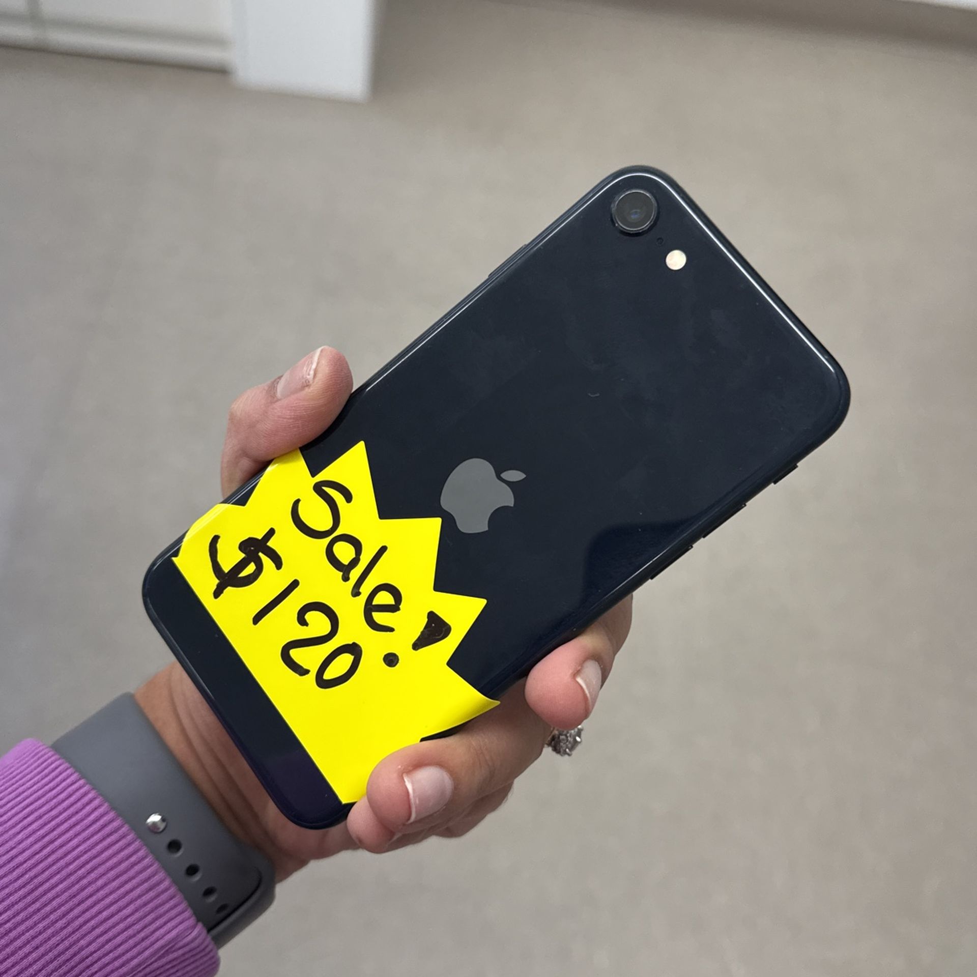 iPhone SE 3rd Gen 64gb ATT Cricket