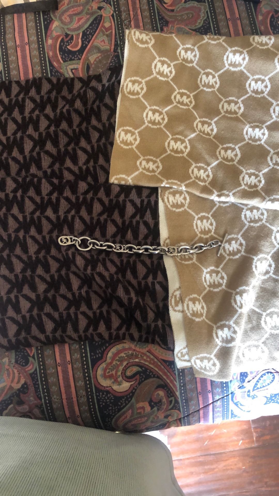 Michael kors Scarf And Bracelet