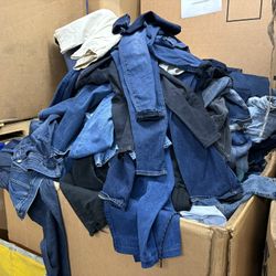 Denim Jeans 100lb Bales Designer And Mall Brands Over 100 Pairs