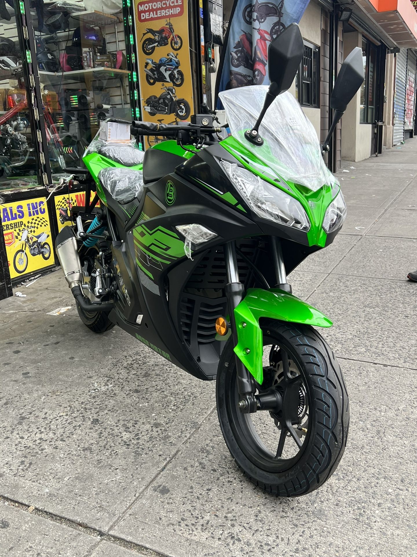 Brand New 200cc Automatic Motorcycle