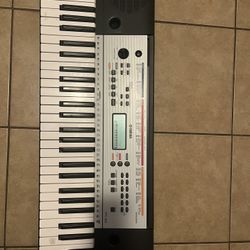 Yamaha YPT-260 Piano Keyboard
