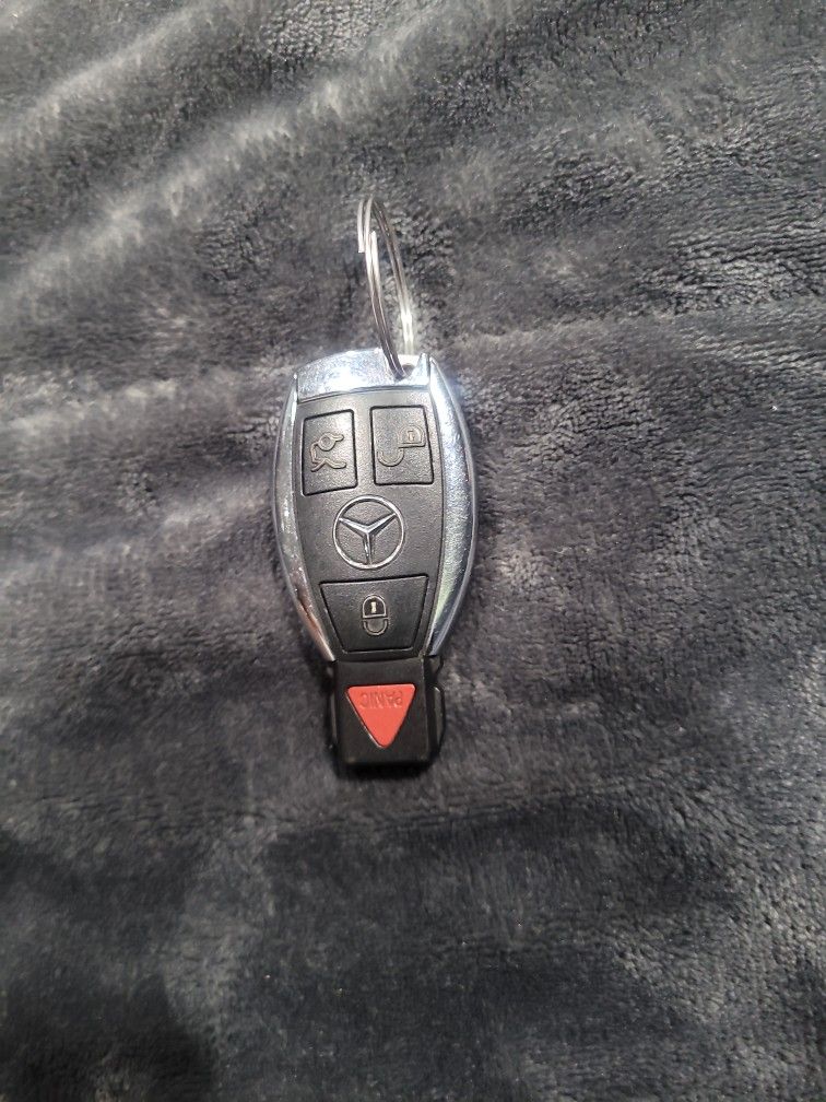 Mercedes Key