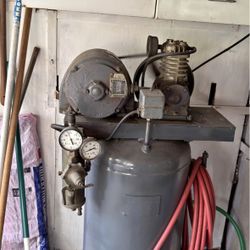 Heavy-Duty Industrial Air Compressor – Runs & Builds Pressure (230V)