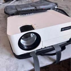 Home Theatre mini HD projector