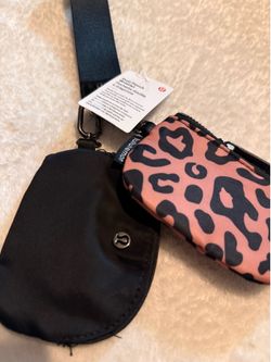 Lululemon Dual Pouch Wrislet
