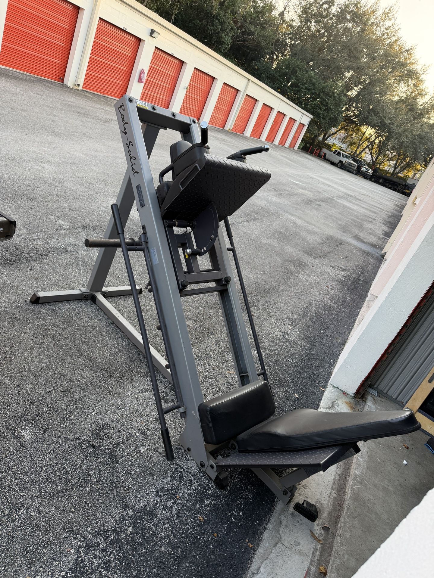 Leg Press / Hack Squat