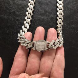 Stainless steel Cuban link chain (choke)