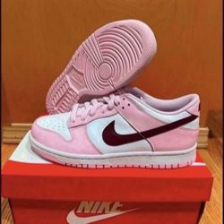 Nike Dunk Low GS Size 7Y/8.5 Womens  Brand New