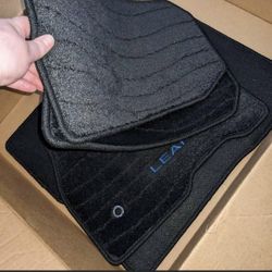 Black Nissan Leaf Carpeted Floor Mats