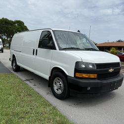 2020 Chevrolet Express 3500 Extended Cargo Van