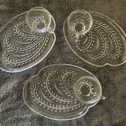 3-vintage Federal Glass 1950’s Luncheon Plates With Cups