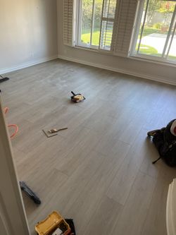 Vinyl Flooring (waterproof)