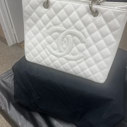 Beautiful Chanel Pristine Bag