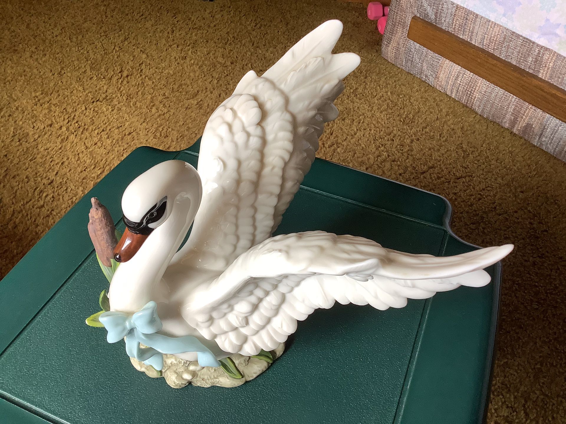 Retro Vintage Open Winged Porcelain Swan Figurine Decor
