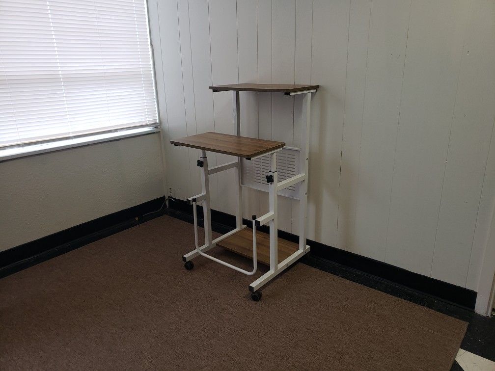 Desk - can DELIVER for $20 extra almost anywhere - gently used and in LIKE NEW condition π