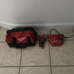 Milwaukee 1/4" Hex Impact Driver 12V  Battery And Charger Included & Tool Bag $80