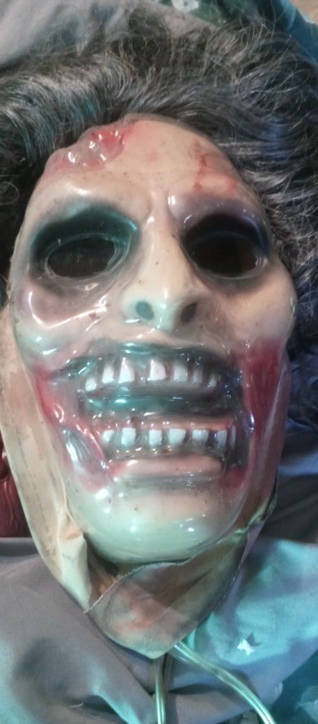 Tie On Bleeding Zombie Face Mask 
